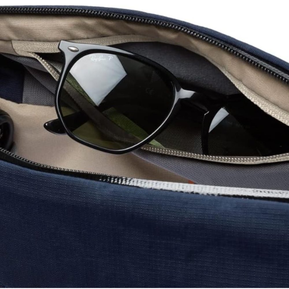 Bellroy Venture Sling 9L (large crossbody bag) - Picture 2 of 7
